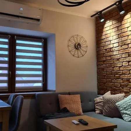 Komarno Iii Apartment